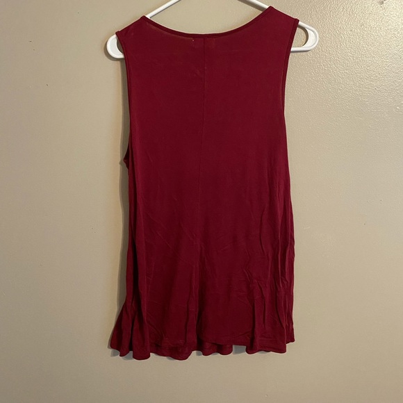 Sleeveless Top - Picture 2 of 3